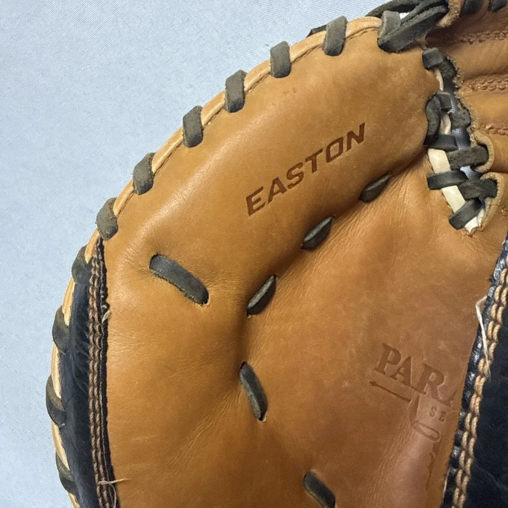 Easton Paragon Series Flex Notch Left-Handed Catchers Glove P2Y-31 Inch
